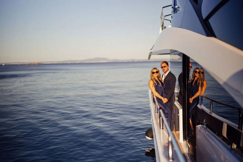Yacht broker Julian Hoeke laughing — your personal point of contact at Hoeke Yachting Mallorca