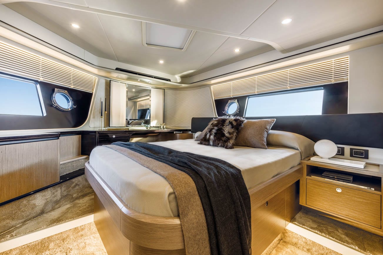 Absolute 62 Fly — VIP-Kabine