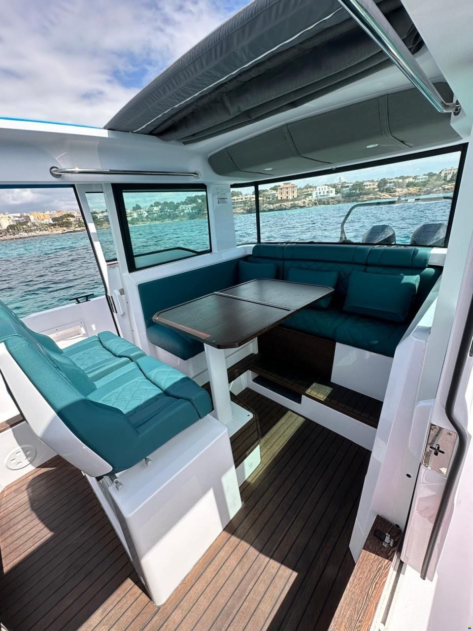 Axopar 37 Cross Cabin — Detailaufnahme