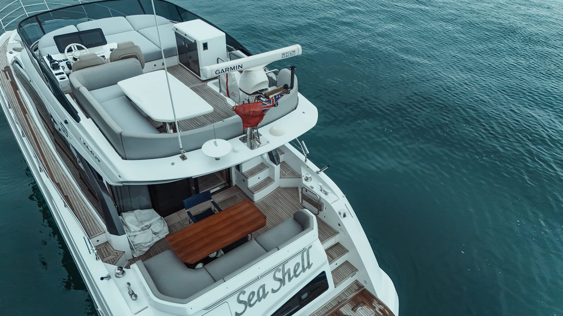 Sea Shell — Luftaufnahme von Flybridge und Achterdeck