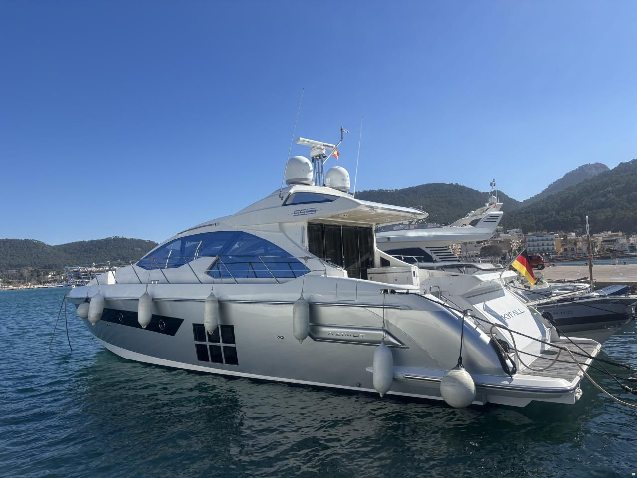 Azimut 55S zu verkaufen — Profilansicht der Sportyacht auf Mallorca