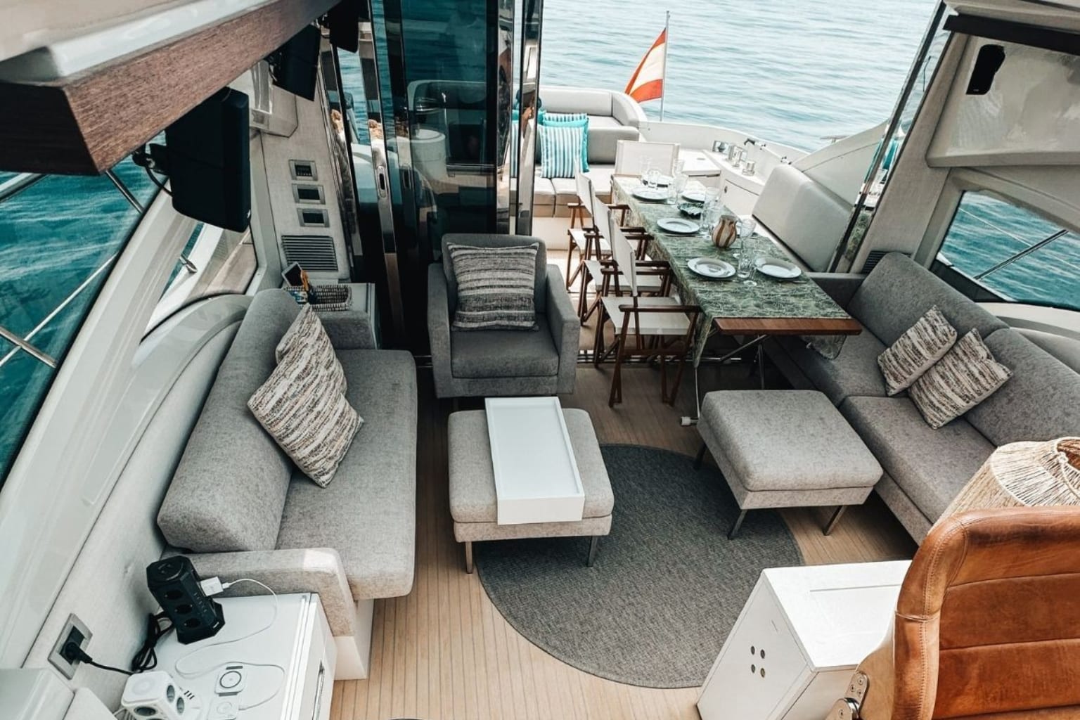 Esperanza — Loungebereich im Achterdeck