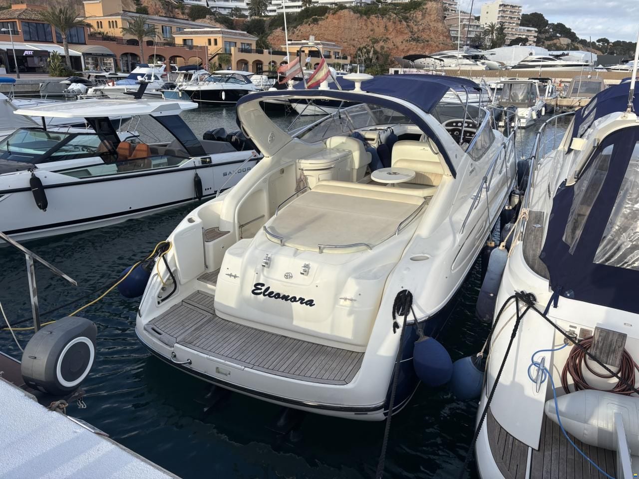 Cranchi Endurance 39 — Sonnenliege am Bug