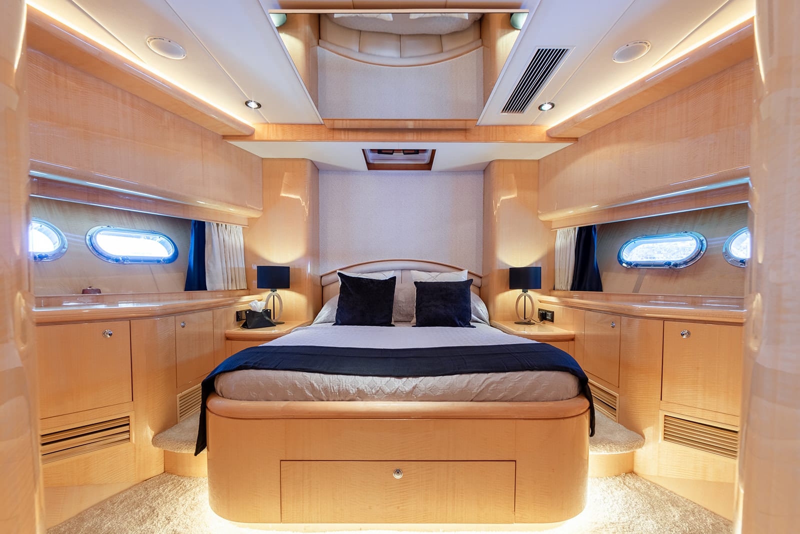 Ehthele — VIP-Kabine mit Doppelbett