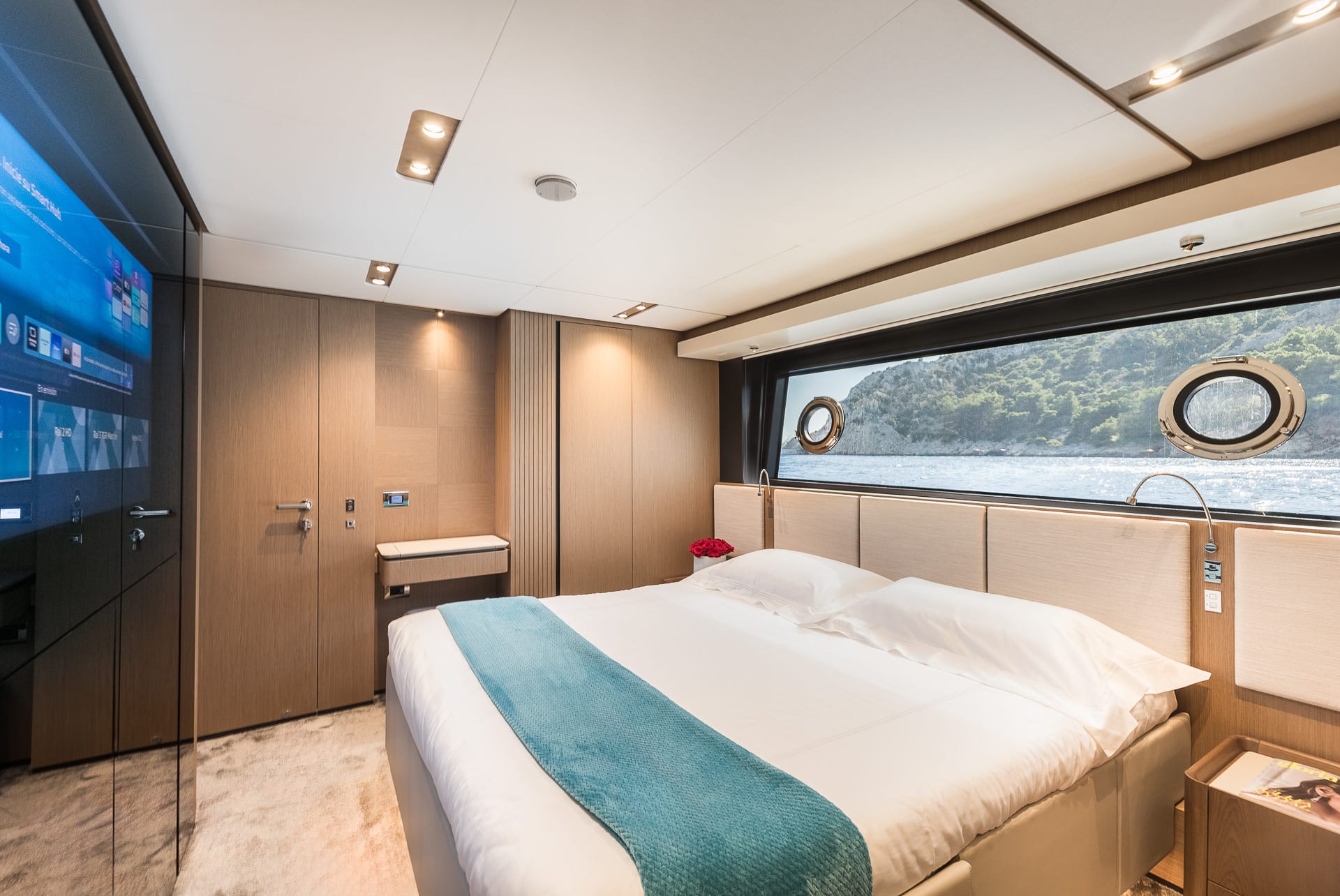 Nailu+ — Master-Kabine über die volle Schiffsbreite mit King-Size-Bett