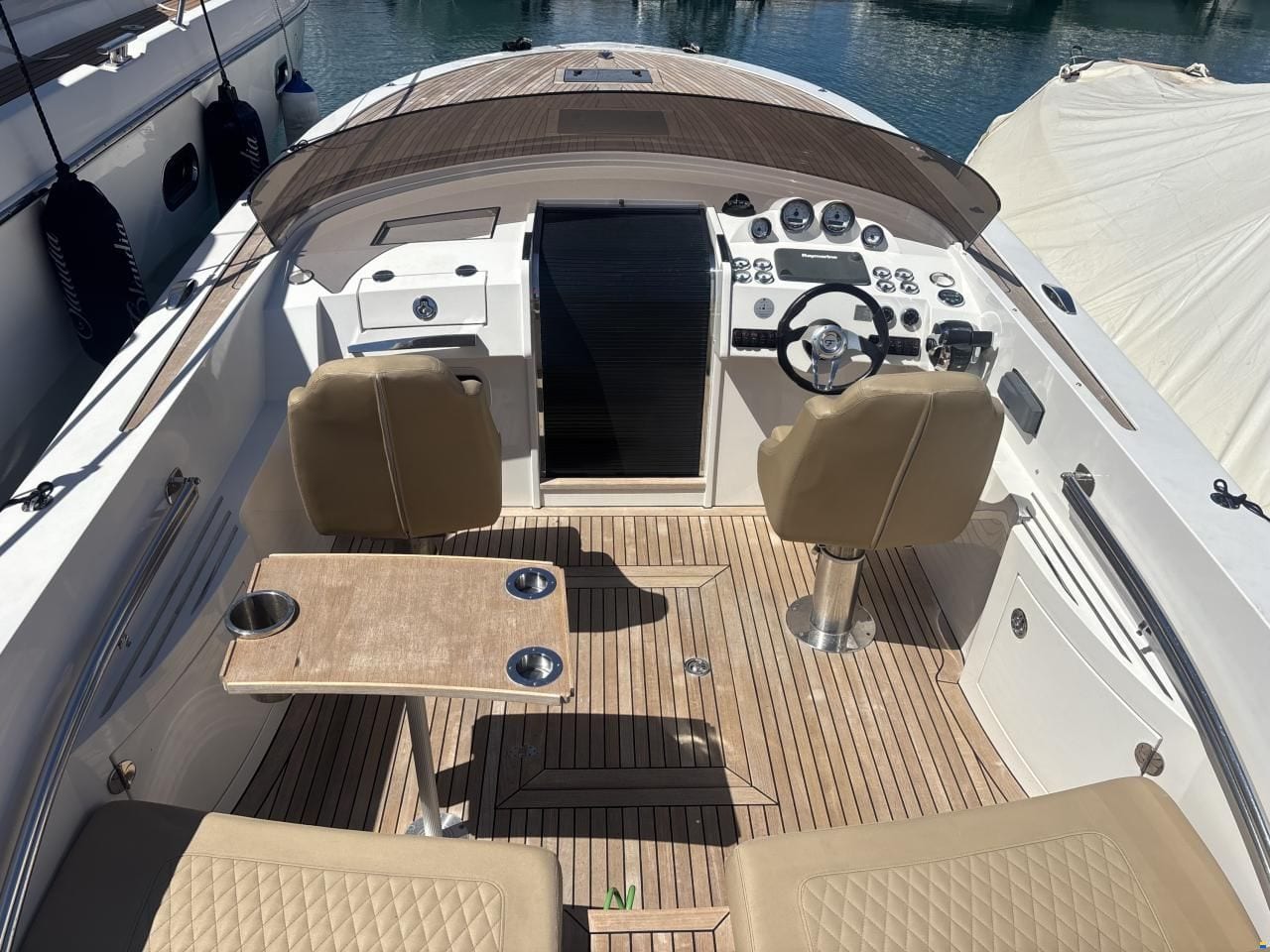 Frauscher 1017 GT — Achterdeck und Badeplattform