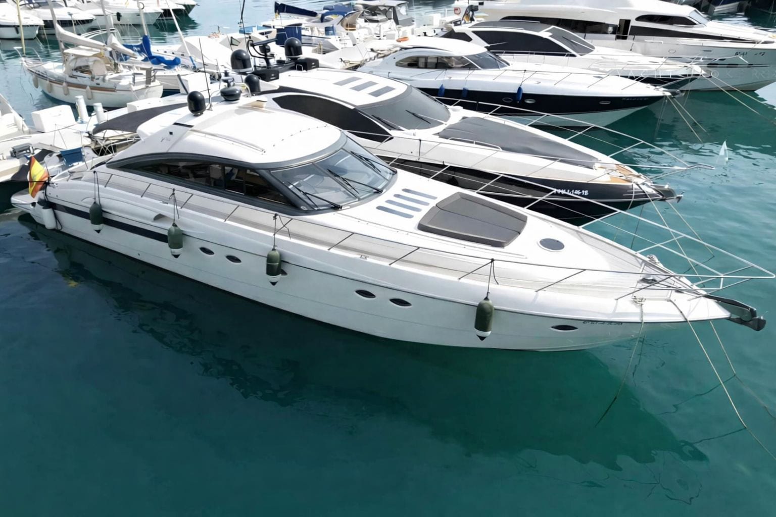 Princess V65 Florida — Luftaufnahme im Hafen