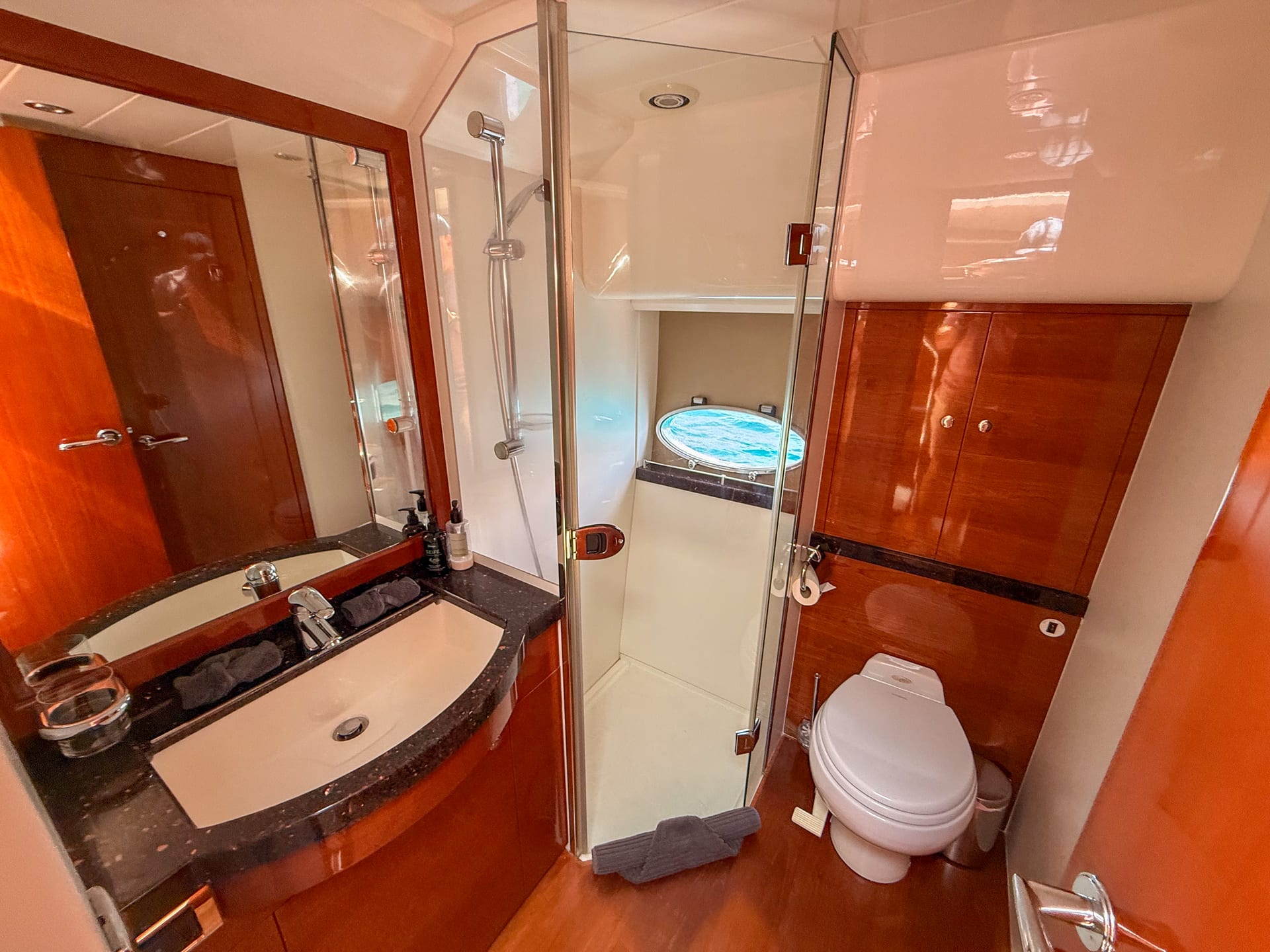 Cashflow — Badezimmer mit Dusche
