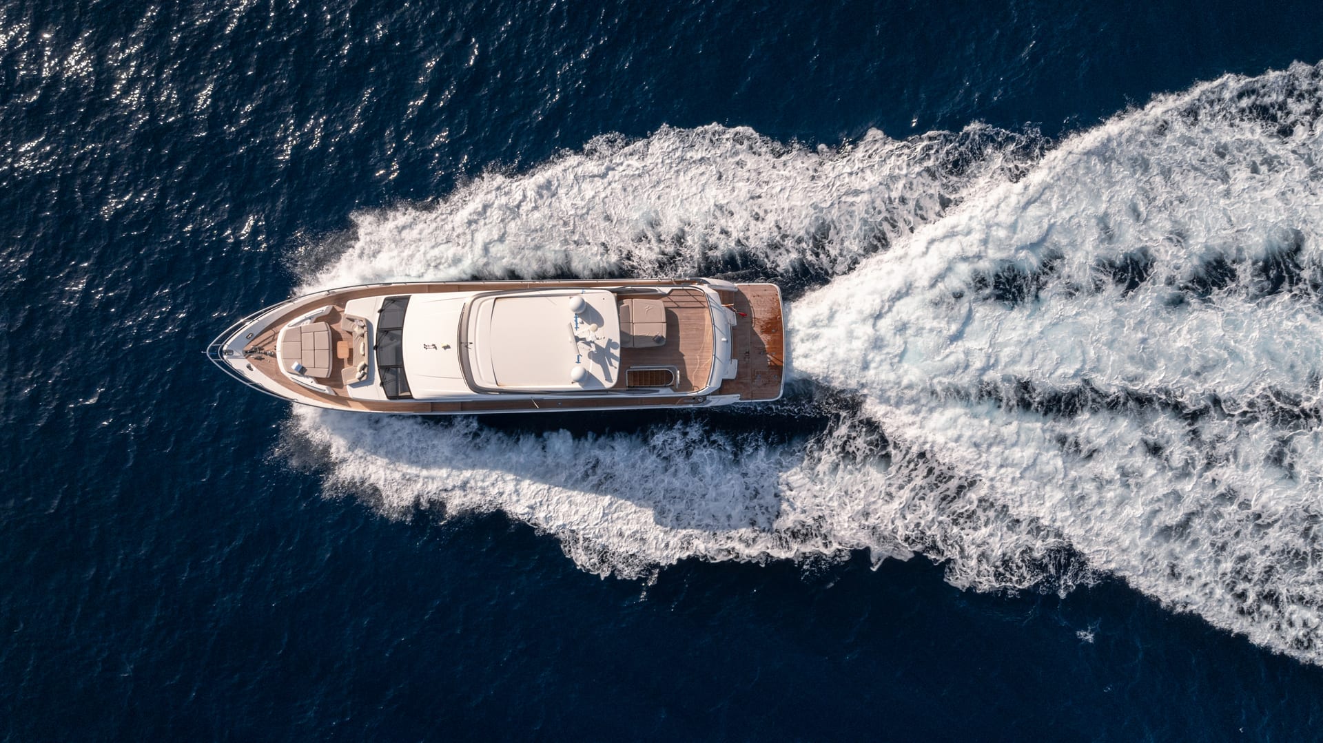 Princess Y78 Mio Barco — Luftaufnahme von oben in Fahrt