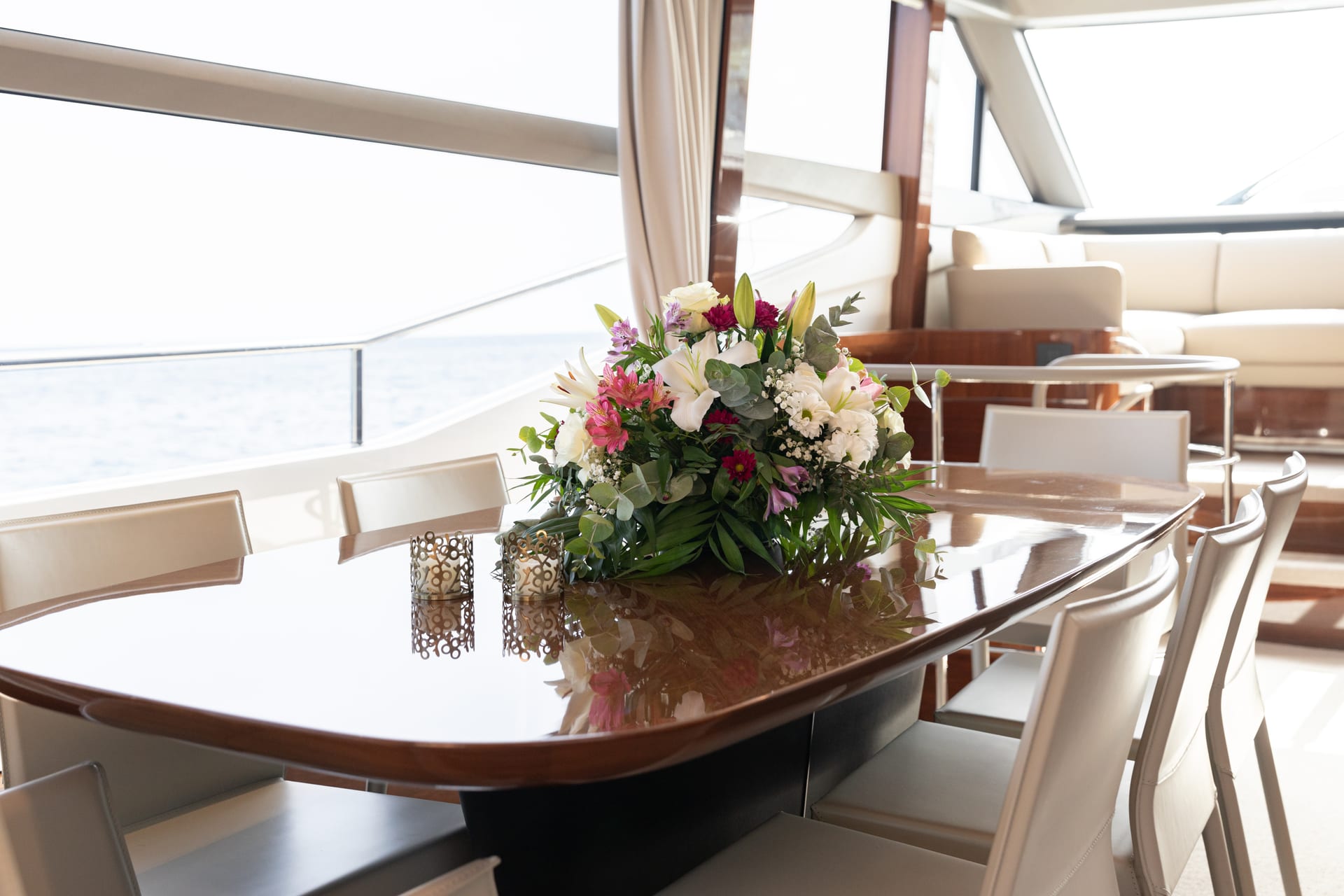 Mio Barco — Salon-Essbereich