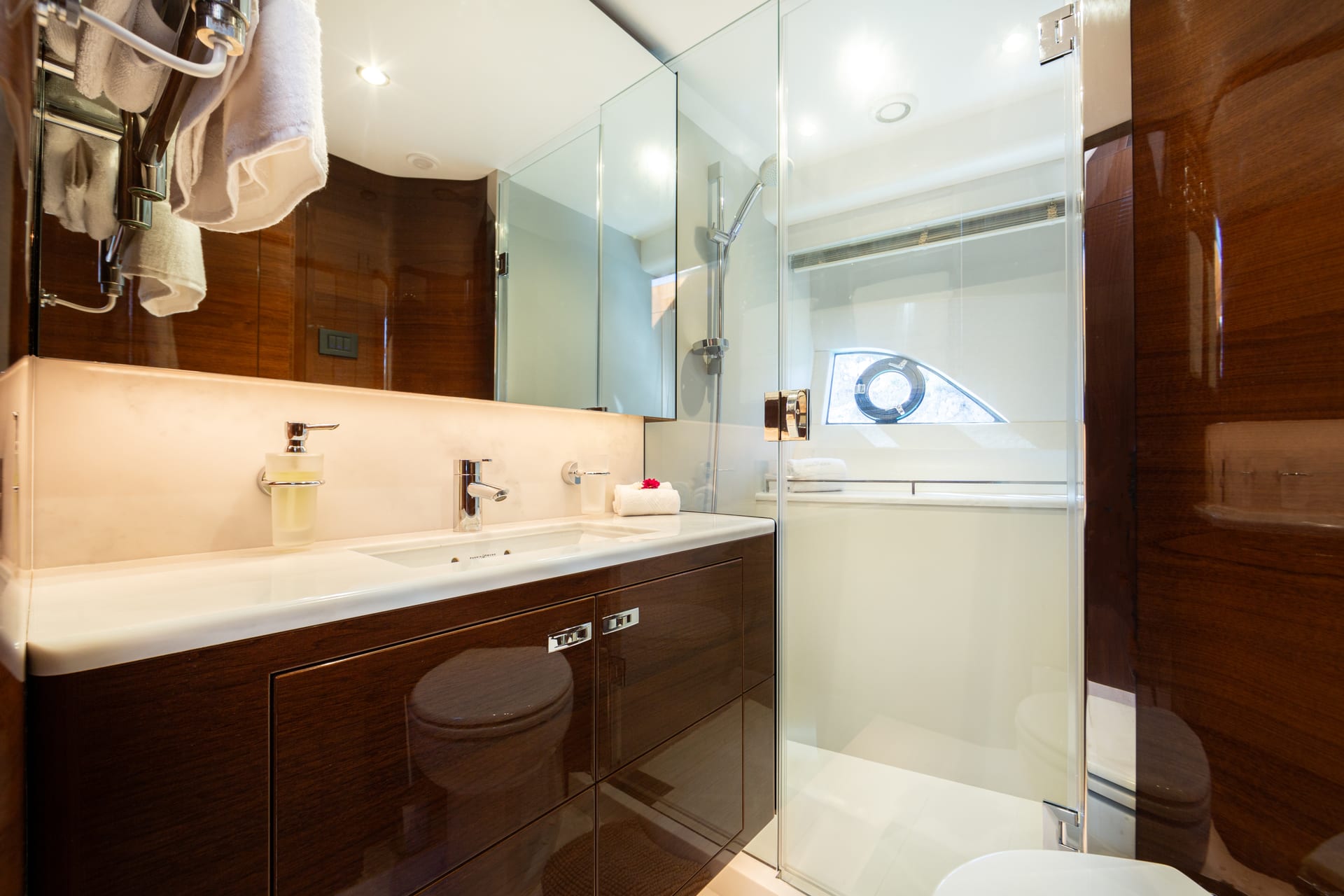 Mio Barco — Badezimmer mit Dusche