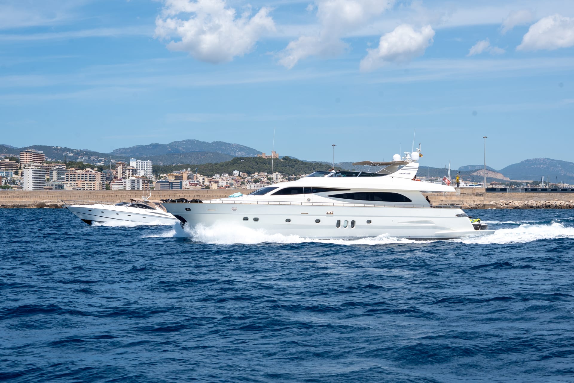 Pylos — Profilansicht in Fahrt vor Palma