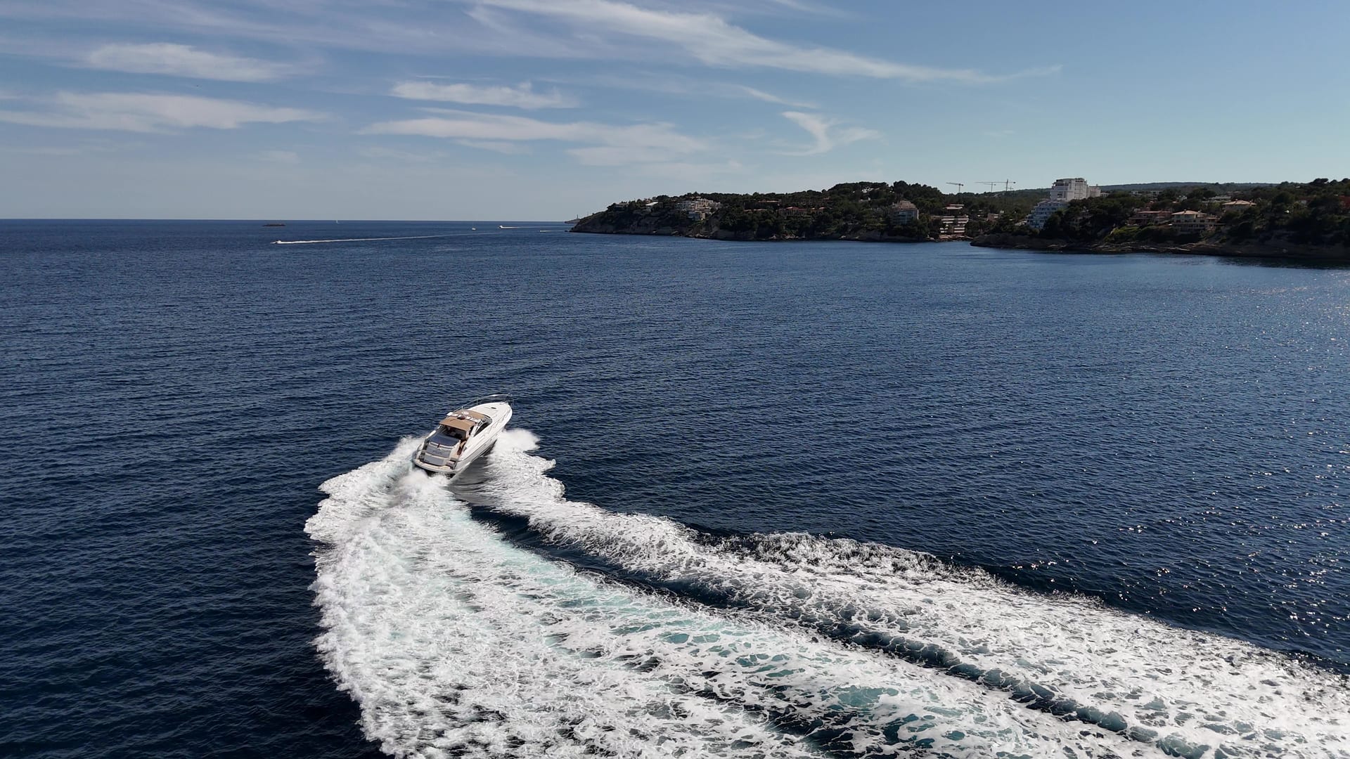 Pylos — Luftaufnahme in Fahrt vor der Küste