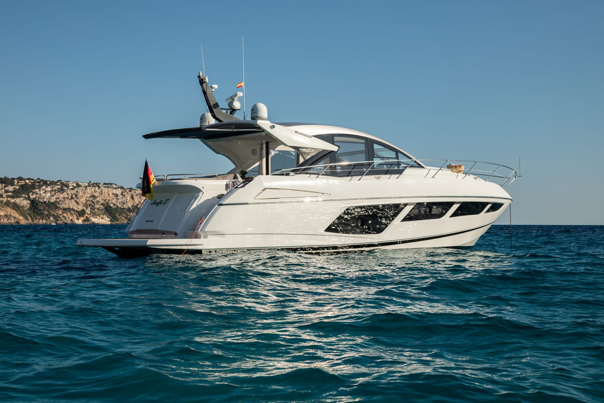 Sunseeker Predator 57 Boefje II — Profilansicht in Fahrt