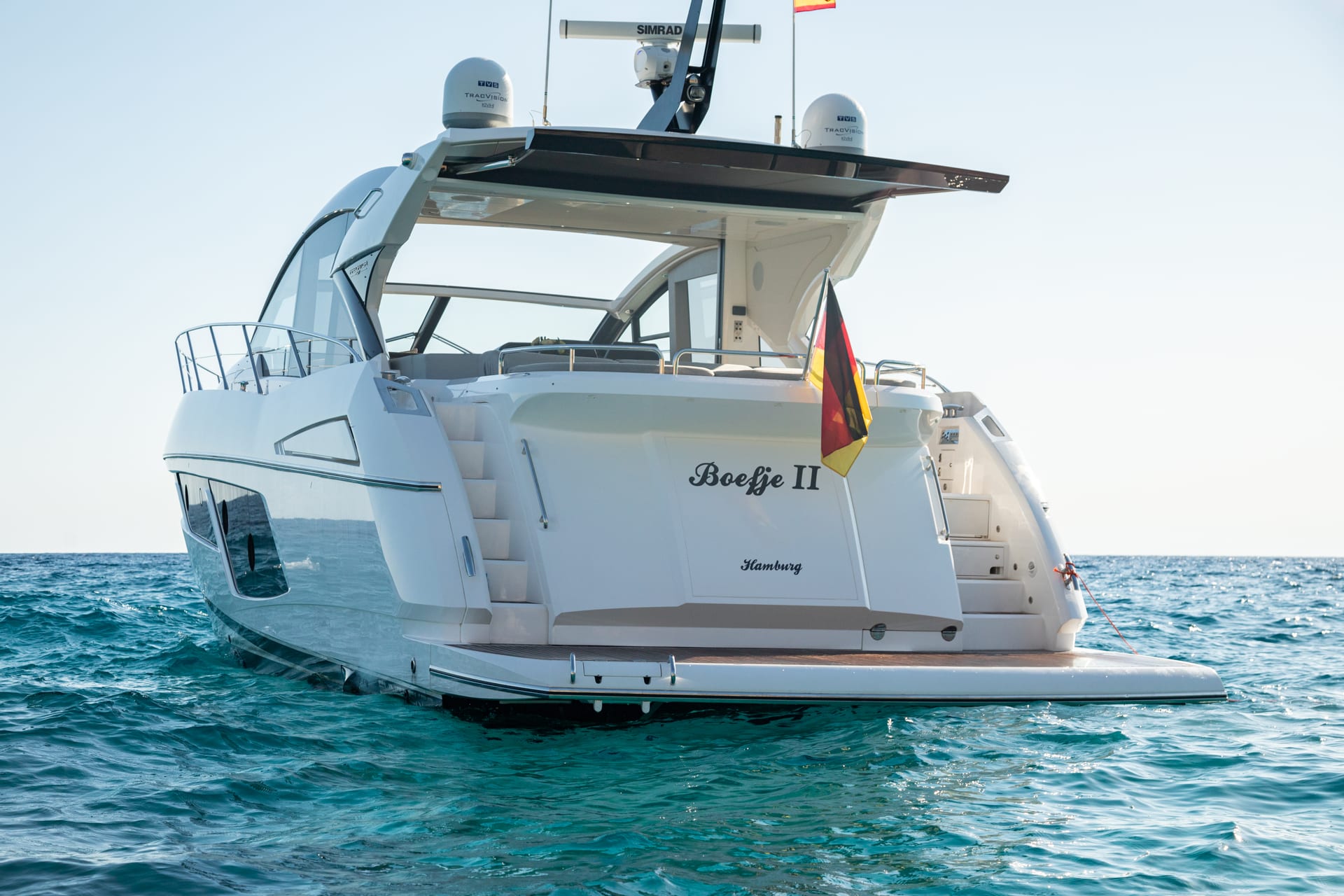 Boefje II — Heckansicht mit Namenszug und Badeplattform